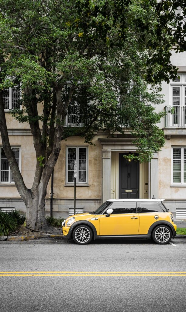 voiture jaune